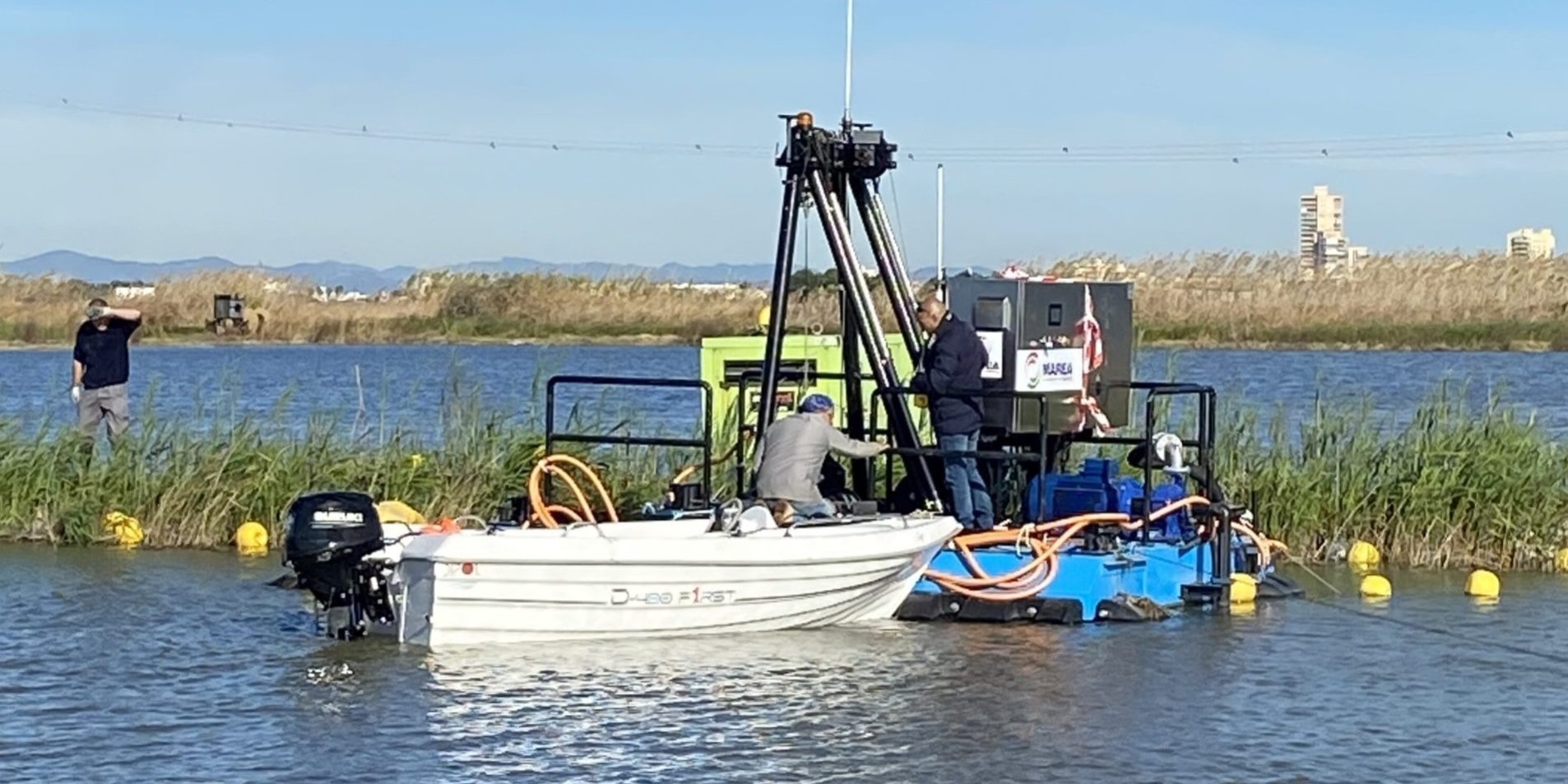 Marea Comienza El Dragado De Los Canales De La Albufera De Valencia