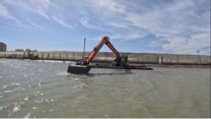 Marea concluye con éxito la primera fase del dragado de las Golas en La Albufera