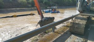 Muy avanzados los trabajos de extracción de sedimentos de Marea-Ecofluvial en la zona del Genil-Cabra