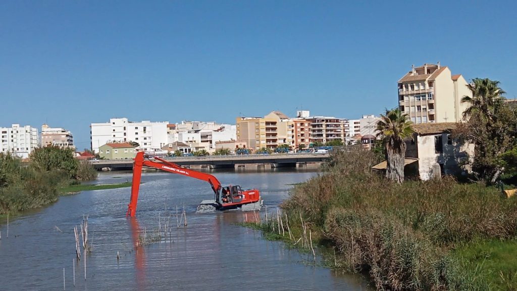 Comienza la segunda fase de los trabajos de dragado de canales en La Albufera de Valencia