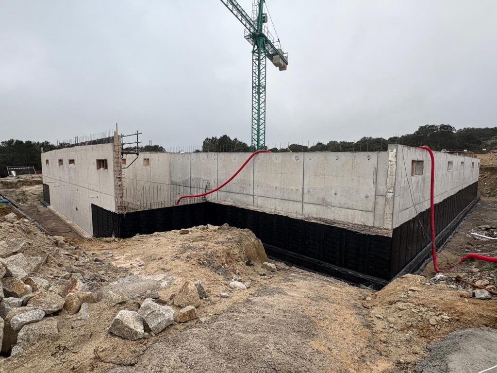 Avanzan las obras que garantizarán el abastecimiento de agua a seis municipios del entorno del río Ayuela (Cáceres)