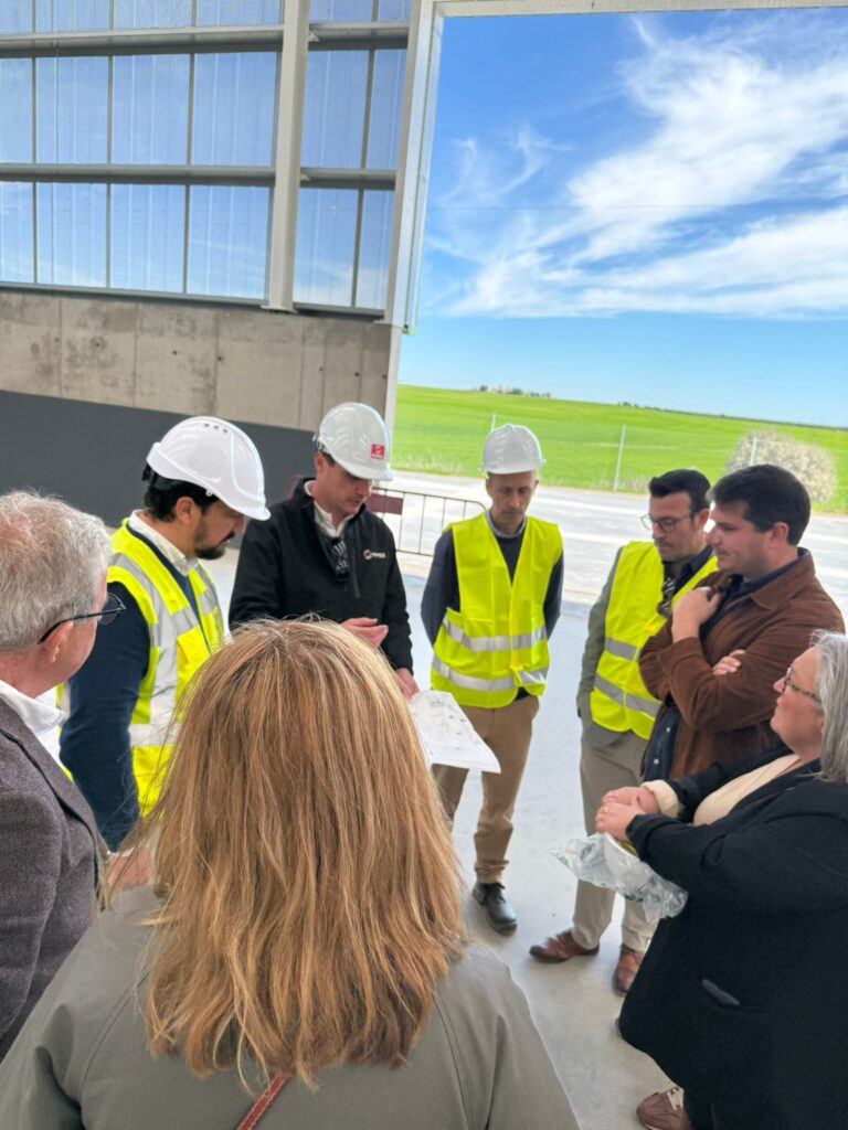 El director general de Sostenibilidad visita la nueva planta de tratamiento de FORS de Llerena